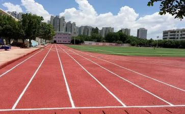 我学校的操场作文300字5篇