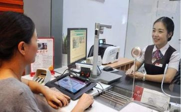柜台员工工作总结6篇