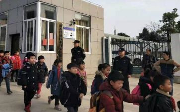 爱护校园环境讲话稿6篇