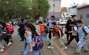 爱护校园环境的讲话稿8篇
