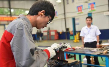 技校班主任工作总结7篇
