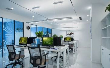 局办公室工作人员工作报告7篇