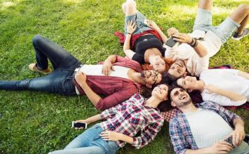 优秀年轻教师事迹6篇