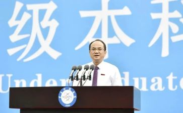 最新副校长述职报告8篇