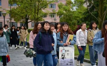学生在校工作总结7篇
